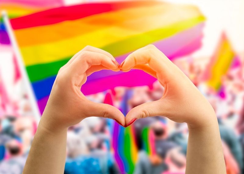 トランプ政権がLGBTQIA+の若者を対象とした自殺防止サービスを停止した後、何が起こるか